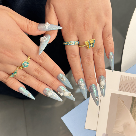 10 Trendy Press-On Nails to Brighten Up Your Summer